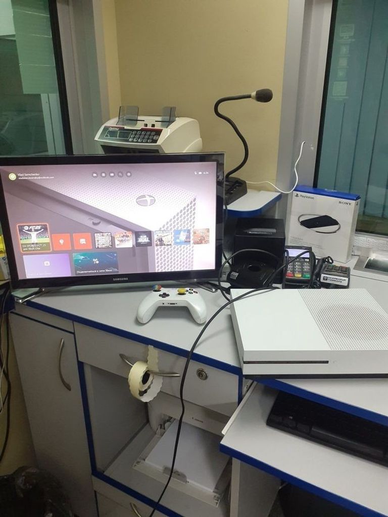 Дешево Microsoft Xbox One S 1TB з ломбарду