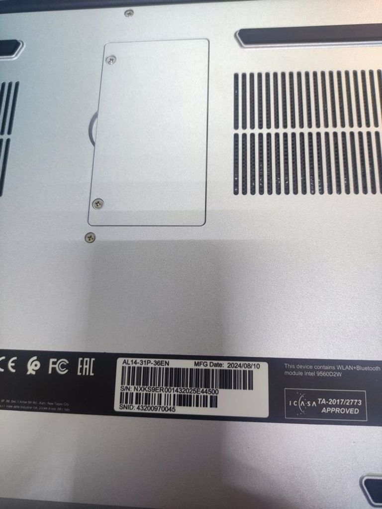 Дешиво Acer 15" i3 n300 / ram8 /ssd512 /uhd graphics с ломбарда