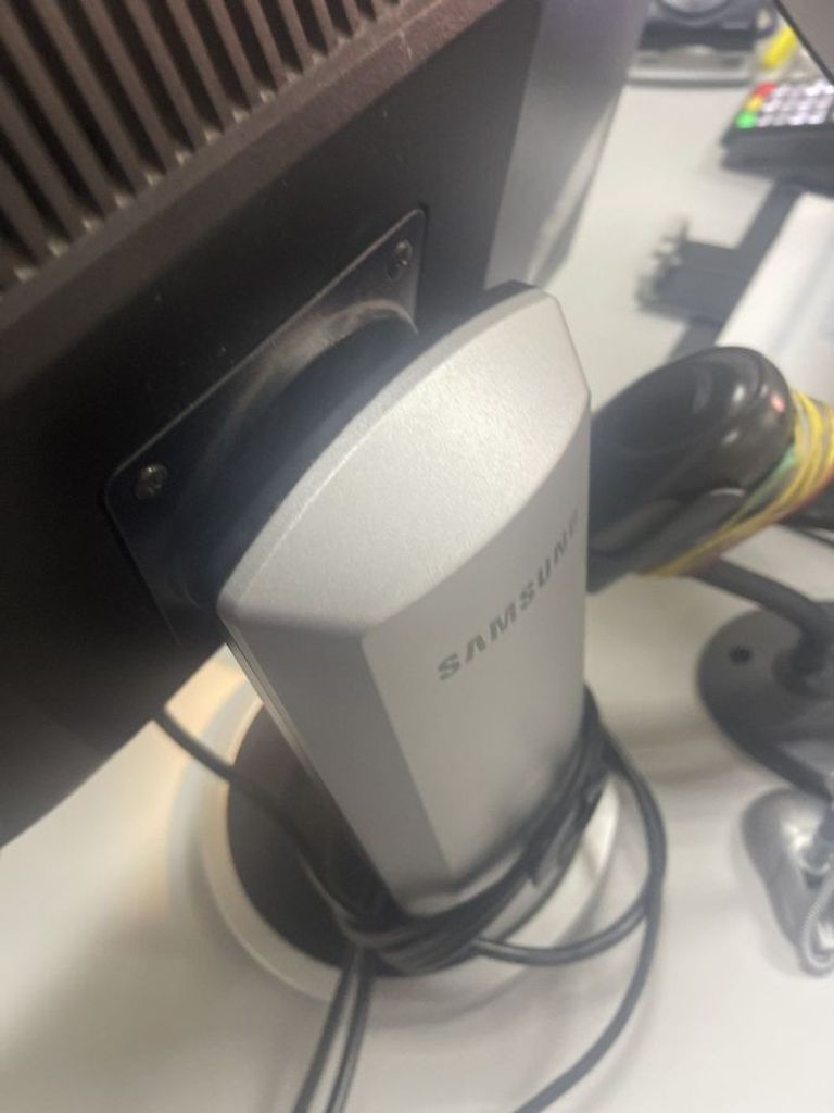 Объявление Samsung 205bw Б/У