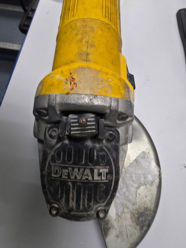 Розпродаж Dewalt DWE4057, продавець Техноскарб
