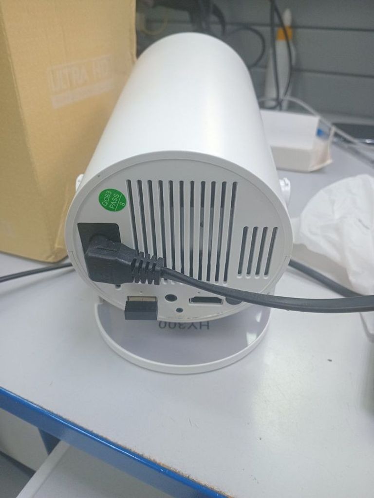 Дешево Magcubic HY300 White з ломбарду