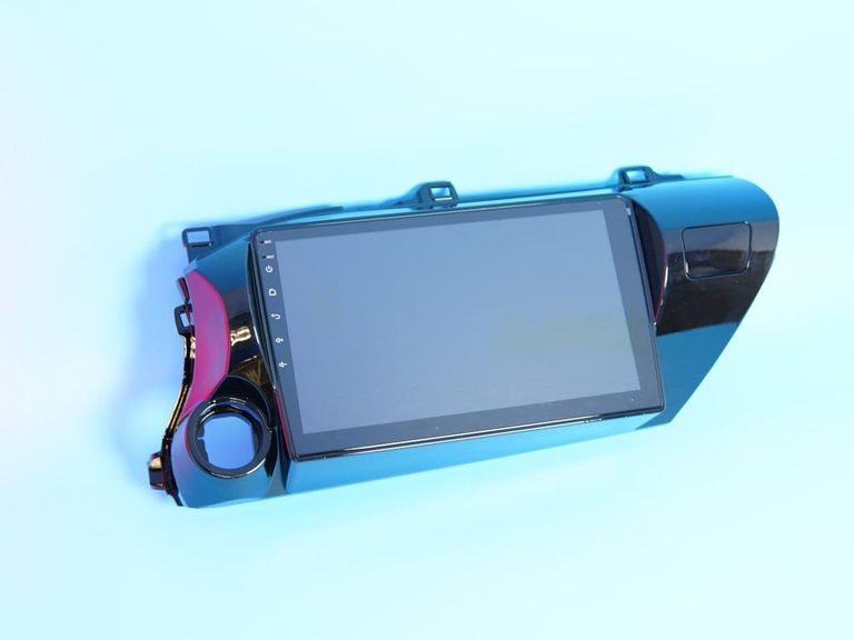 Купить Toyota Hilux 2015-2020гг. 4/64Gb Б/У