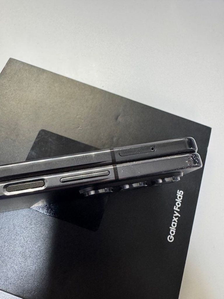 Розпродаж Samsung galaxy fold5 12/512gb, продавець Техноскарб