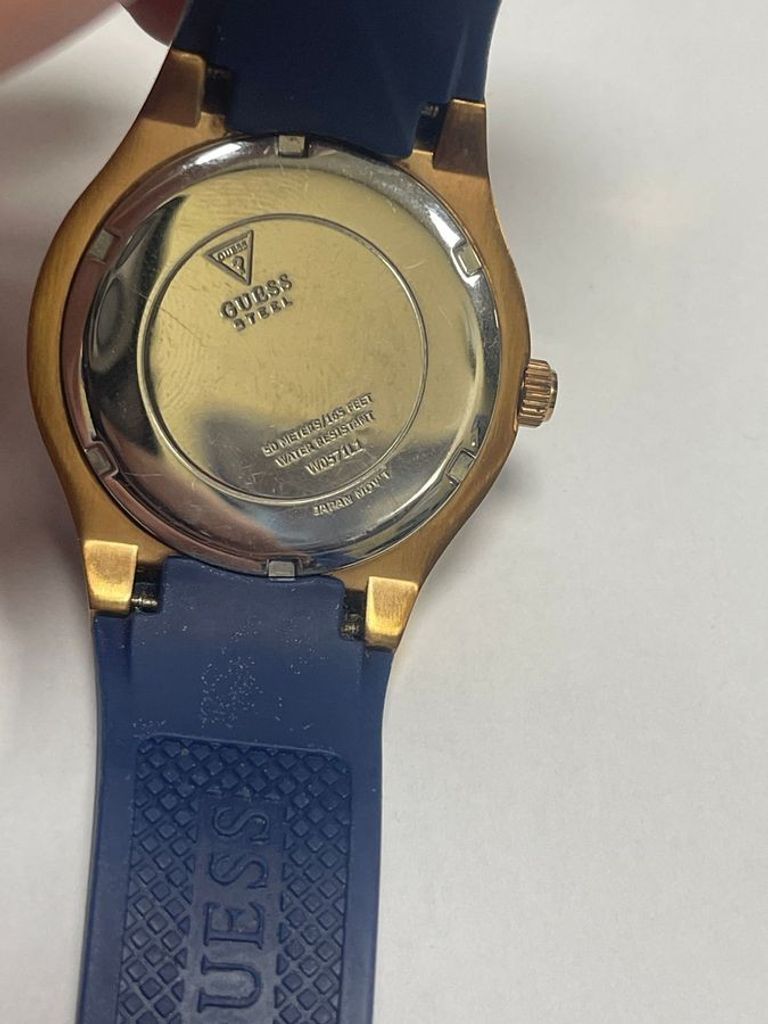 Дешиво Guess W0571L1 с ломбарда