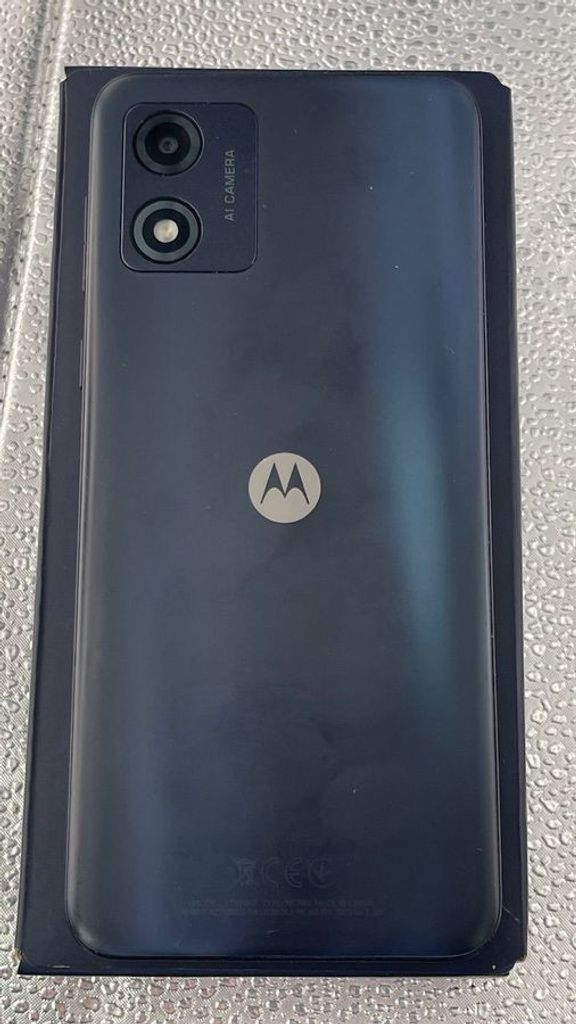 Дешево Motorola moto e13 8/128gb xt2345-3 з ломбарду