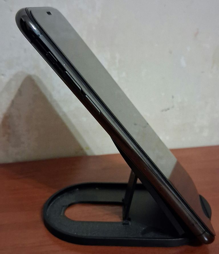 Дешево Apple iPhone 11 Pro Max 64GB Space Gray (MWGY2; MWHD2) з ломбарду