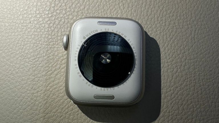 Apple watch se 2 gps 40mm aluminium case Код:01-200842252. Изображение 13