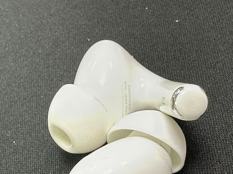 Apple airpods pro 2nd generation with magsafe charging case usb-c Код:01-200846339. Зображення 7