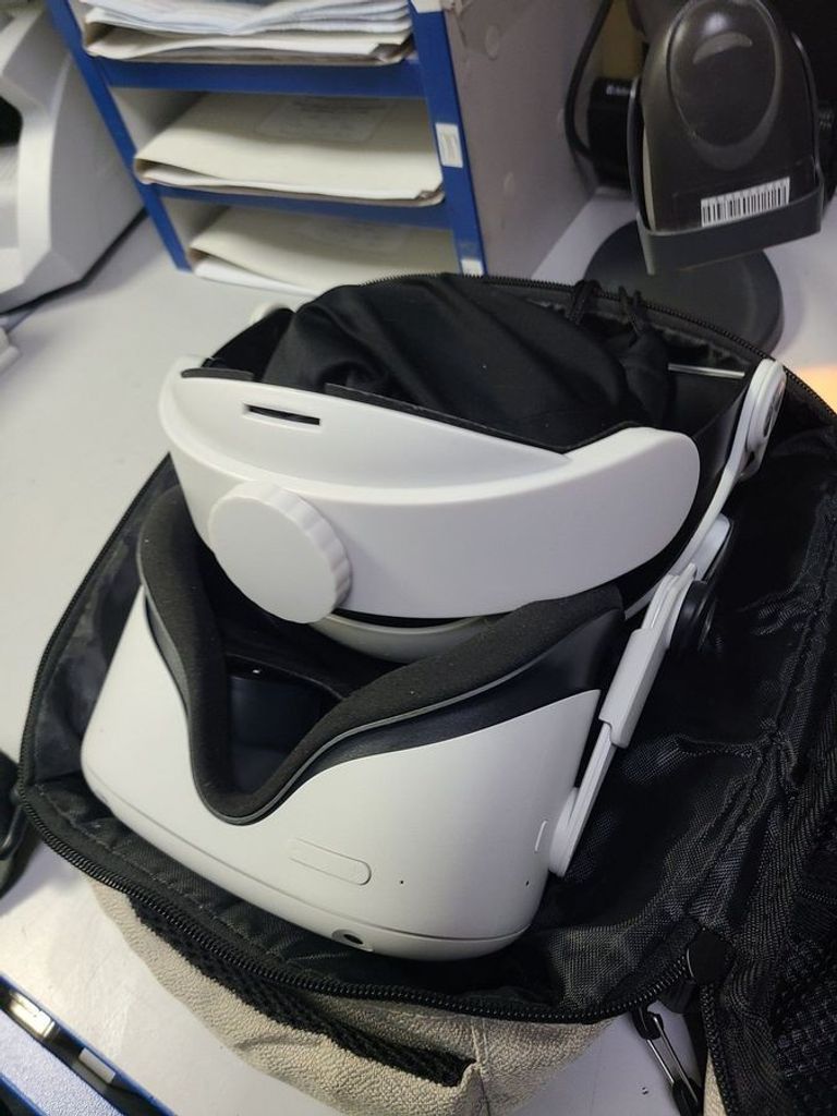 Дешево Oculus Quest 2 128 GB з ломбарду