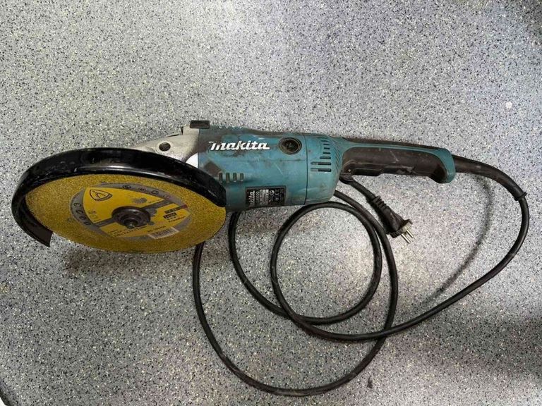 Купити Makita GA9020 Б/У