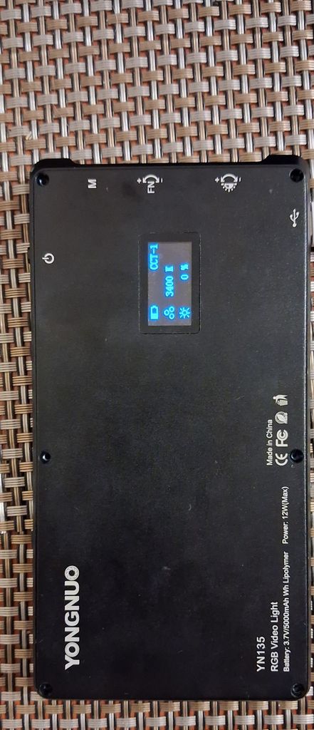 Купити Yongnuo YN135 RGB Б/У