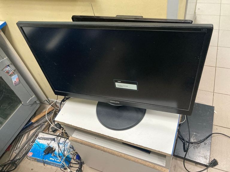 Оголошення Philips 243v5q Б/У