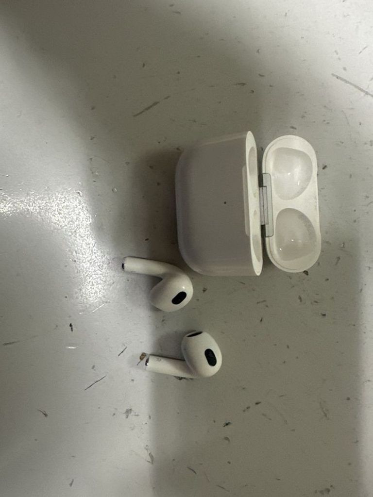 Дешево Apple airpods 3rd generation з ломбарду