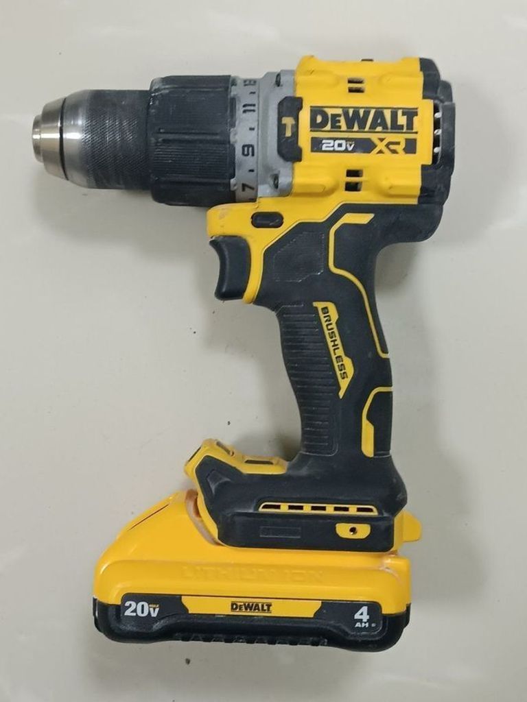 Объявление Dewalt dcd805 + 1акб 20v 6ah + зп Б/У