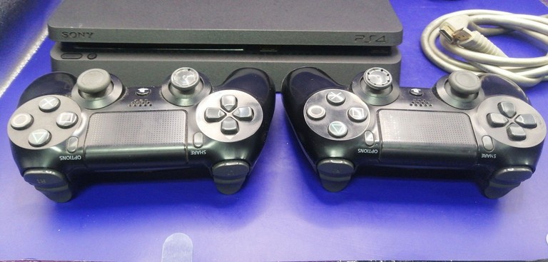 Дешиво  Sony PlayStation 4 Slim 1TB Black с ломбарда