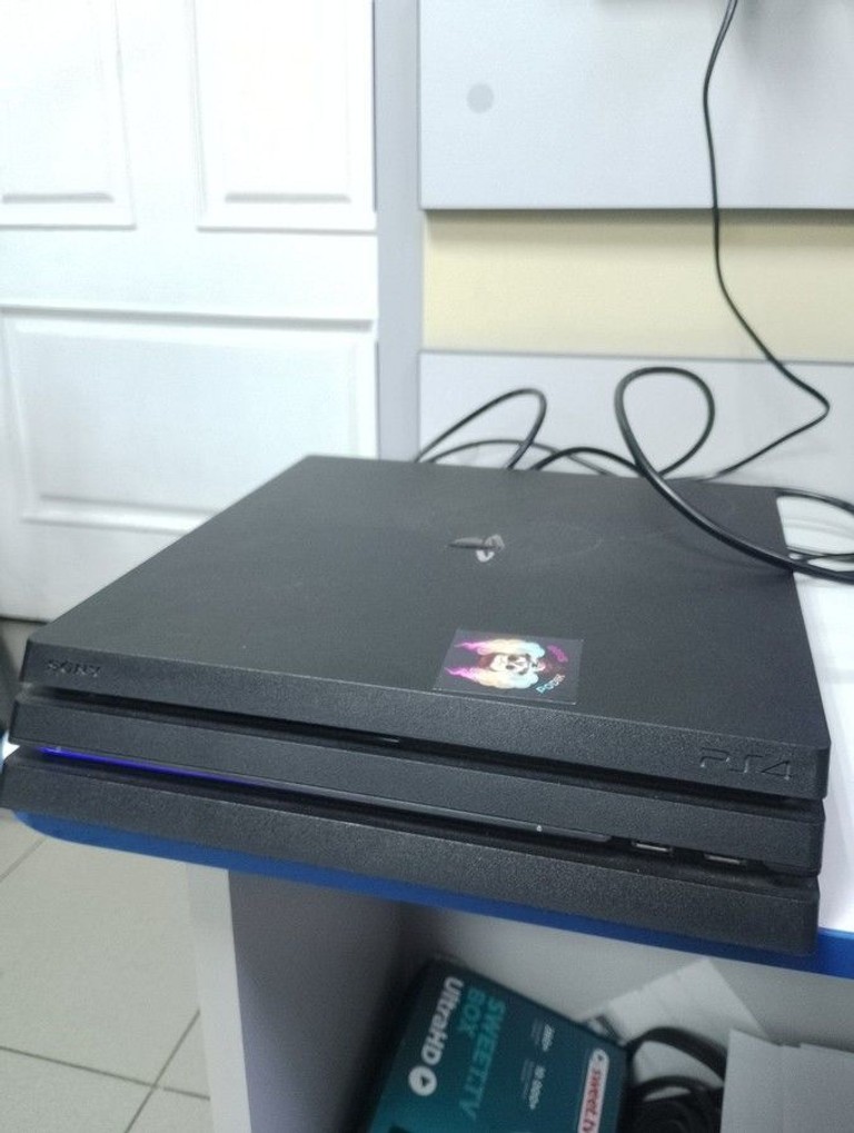 Дешево Sony playstation 4 pro 1tb з ломбарду