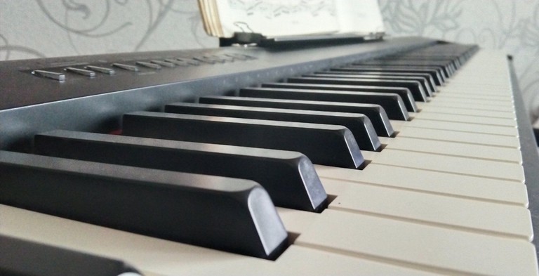 Купити Roland FP-30 Б/У