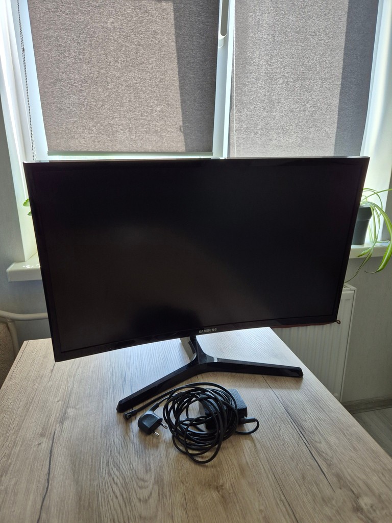 Купити Samsung c24f396fhi Б/У