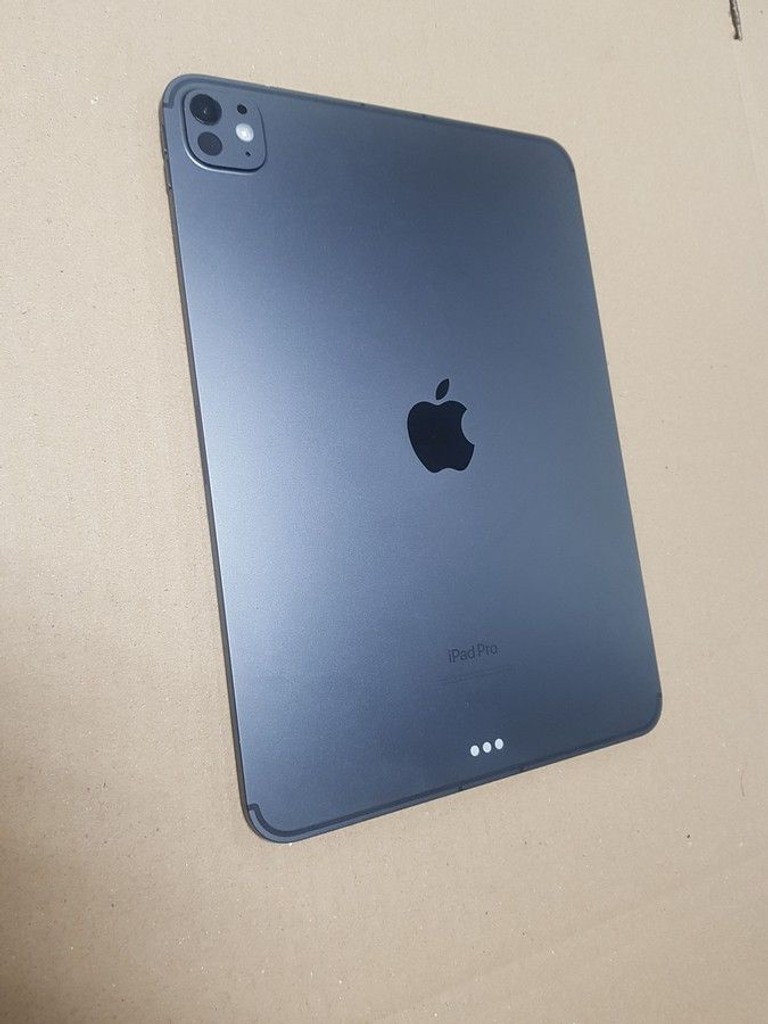Купити Apple iPad Pro 11 2025 Wi-Fi + Cellular 256GB Silver (ME2P4) Б/У