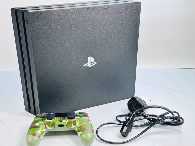 Купити Sony playstation 4 pro 1tb Б/У