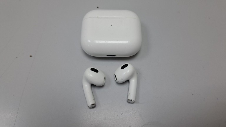Купить Apple airpods 3rd generation Б/У