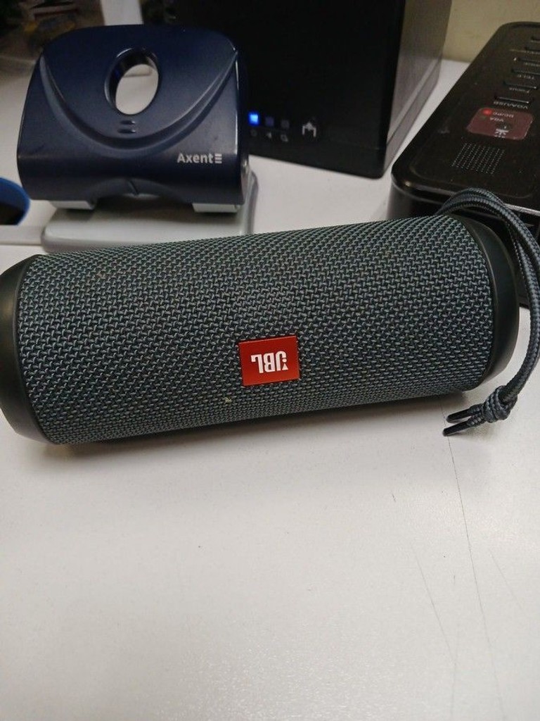 Дешево Jbl flip essential з ломбарду