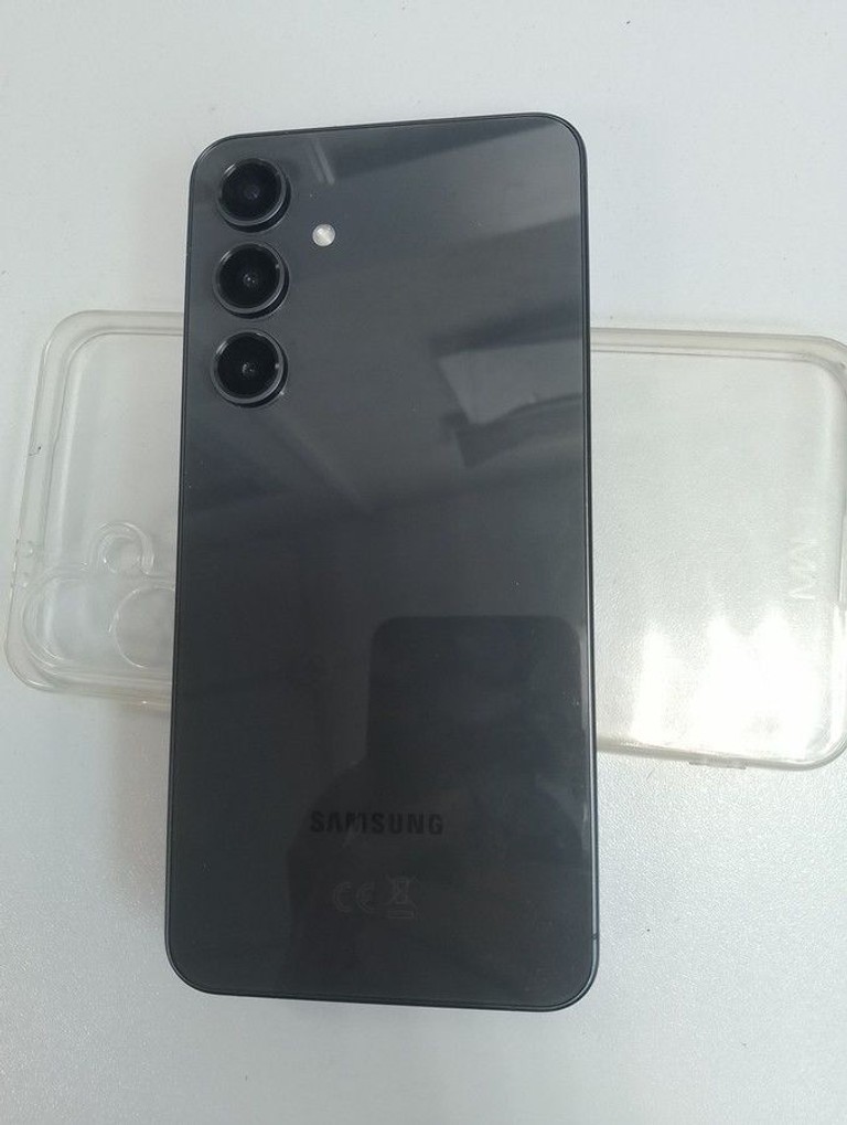 Оголошення Samsung galaxy s24 fe 8/256gb Б/У