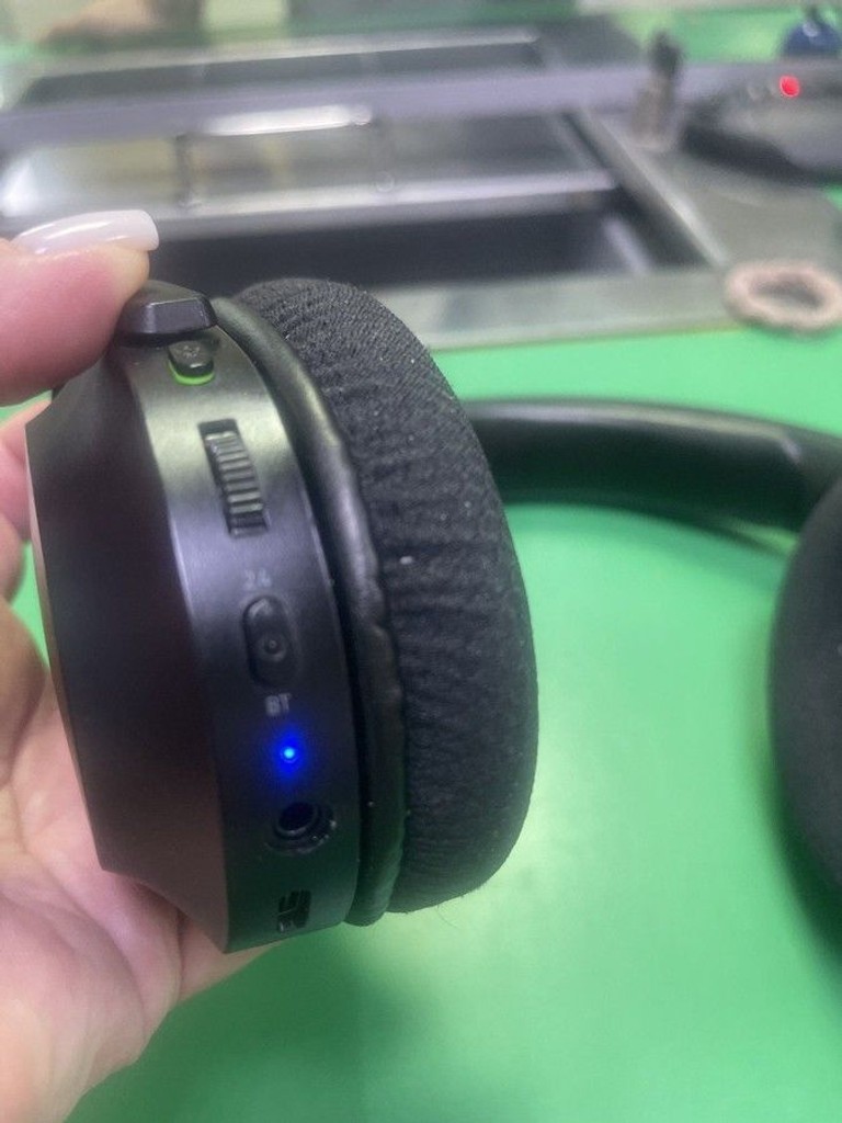 Дешево Razer barracuda x 2022 з ломбарду