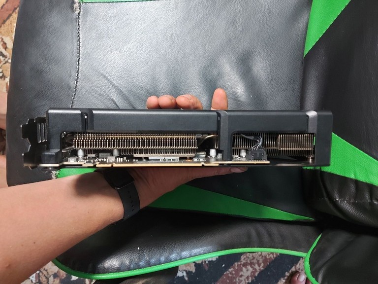 Дешево ASUS GeForce RTX 5070 Dual OC 12GB з ломбарду