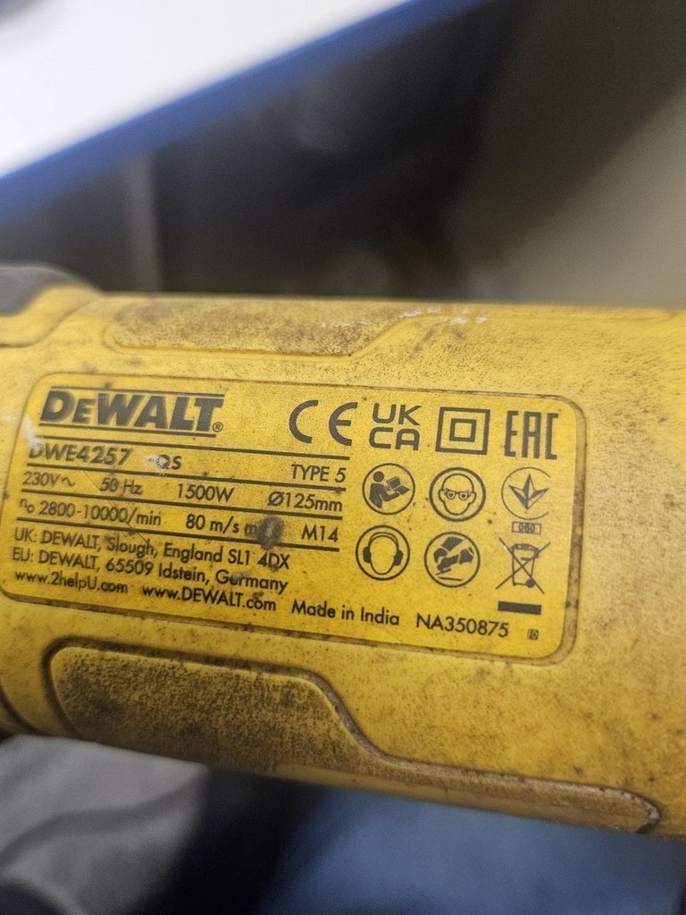 Дешево Dewalt DWE4257 з ломбарду