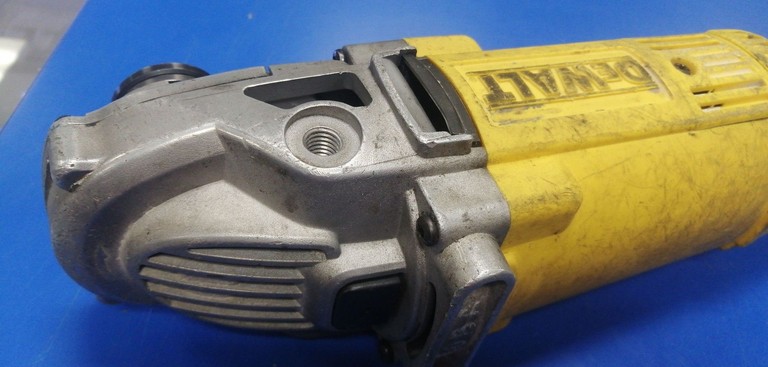 Dewalt DWE492 Код:01-201090450. Зображення 12