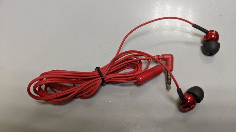 Дешево Sony mdr-ex110ap з ломбарду