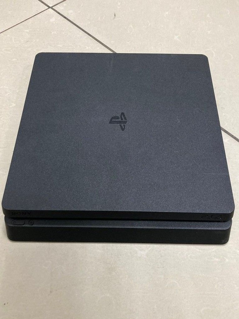 Купити  Sony PlayStation 4 Slim 1TB Black Б/У