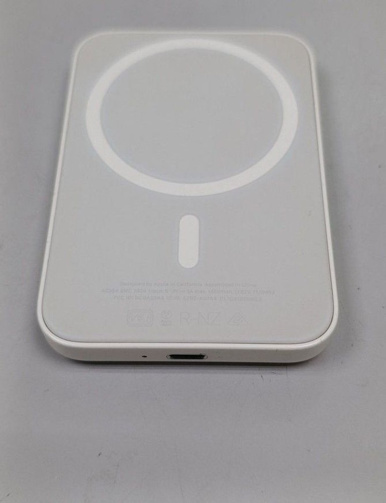 Оголошення Apple magsafe battery pack a2384 1460mah Б/У