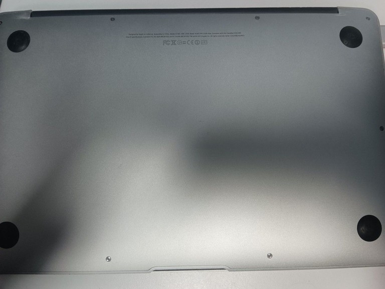 Дешево Apple macbook air a1465 11.6" core-i5 1,7ghz/ram4gb/ssd128gb/intel hd graphics 4000 з ломбарду