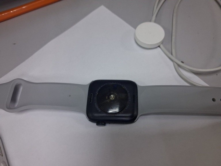 Дешиво Apple watch se 2 gps 44mm aluminium case с ломбарда
