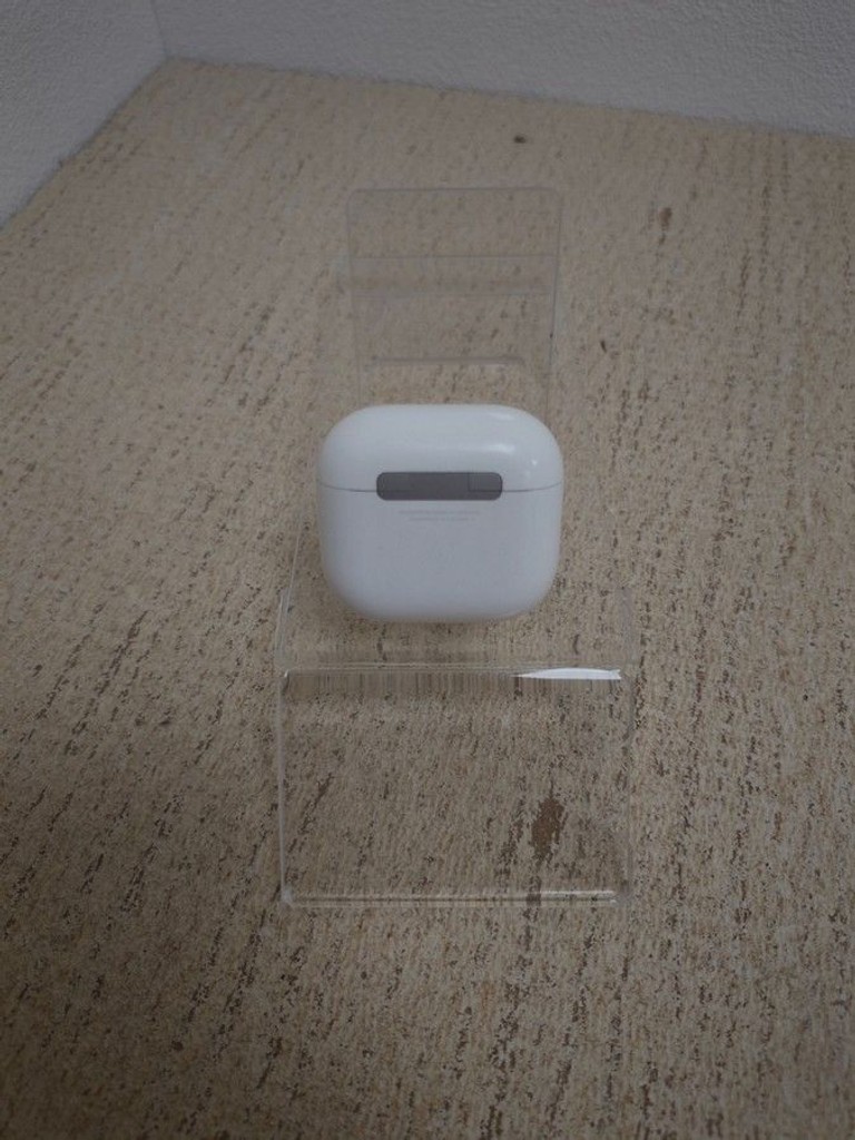 Дешиво Apple airpods 4 with active noise cancellation с ломбарда