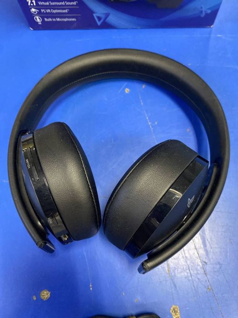 Объявление Sony playstation gold wireless headset Б/У
