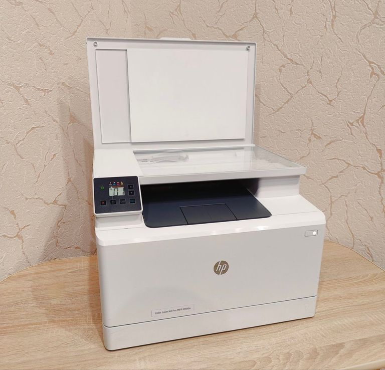Дешиво Hewlett-Packard Color LaserJet Pro MFP M180n с ломбарда
