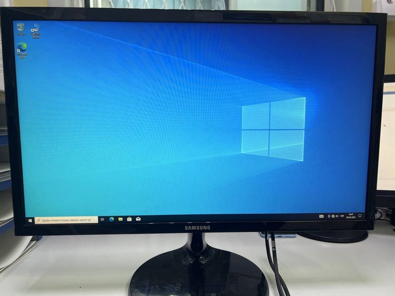 Купити Samsung ls22f350fhi Б/У