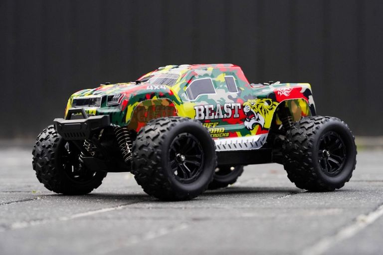 Оголошення Високошвидкісний радіокерований позашляховик Car, Monster Truck, з дистанційним керуванням 100 м, 45 км/год. Повний привід 4x4/4 Б/У