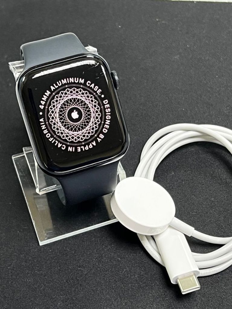 Купить Apple watch se 2 gps 44mm aluminum case with sport Б/У