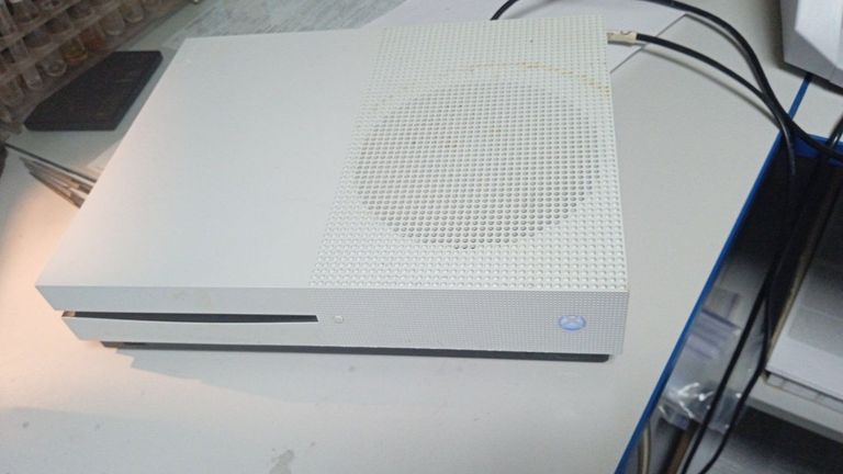 Дешиво Microsoft Xbox One S 500GB с ломбарда