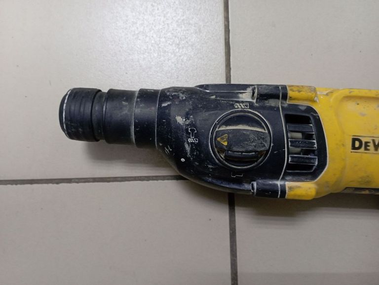 Оголошення Dewalt d25133qs Б/У