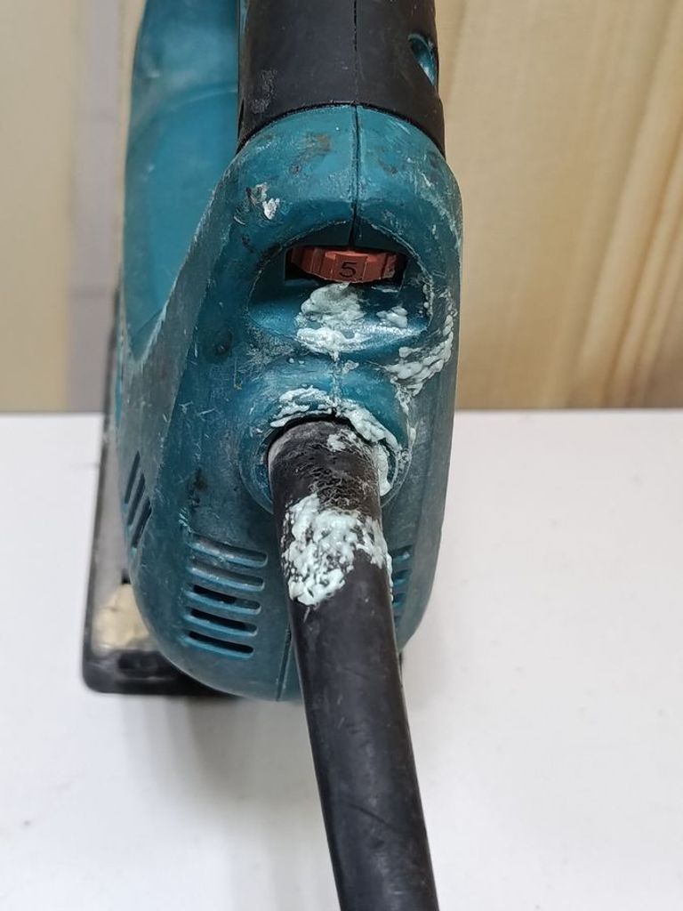 Дешево Makita 4350FCT з ломбарду