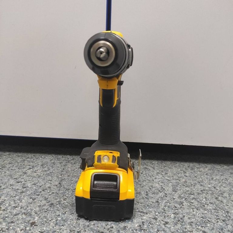 Дешево Dewalt dcd791 2акб 5ah зп з ломбарду