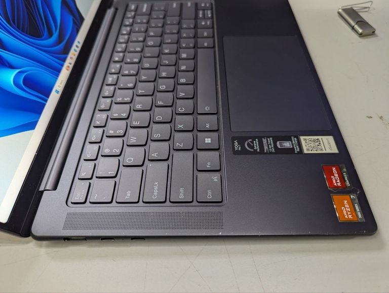 Lenovo yoga pro 7 14,5/процесор: amd ryzen 7 7840hs/3,8 ггц/озп: 32 гб/ssd: 1000гб/radeon 780m Код:01-200743668. Изображение 7