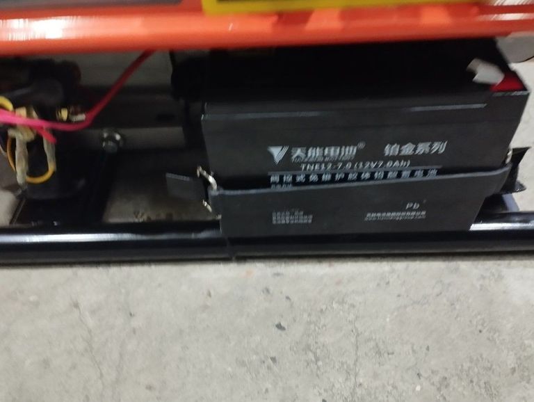 Дешиво Taaki tk8200dxe с ломбарда