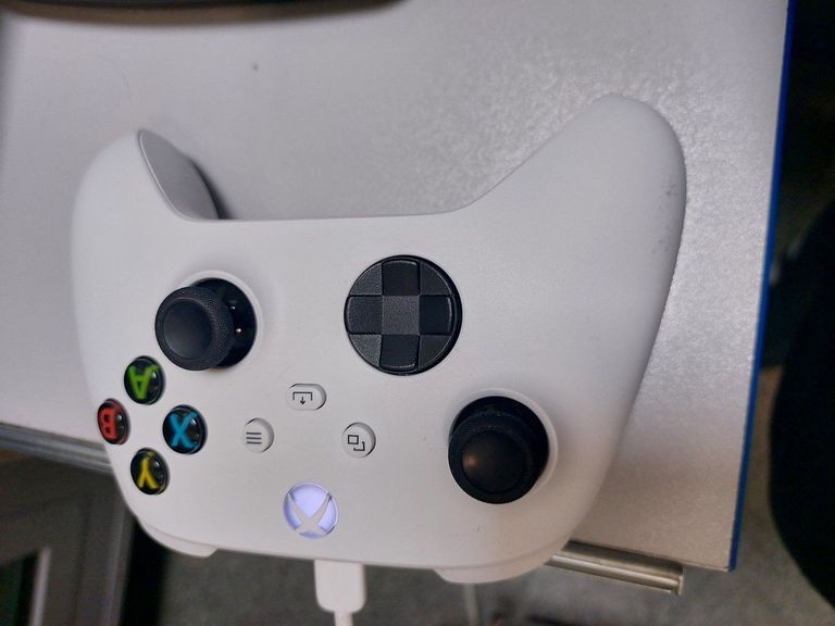 Дешево Microsoft Xbox Series S 512GB (889842651386) з ломбарду