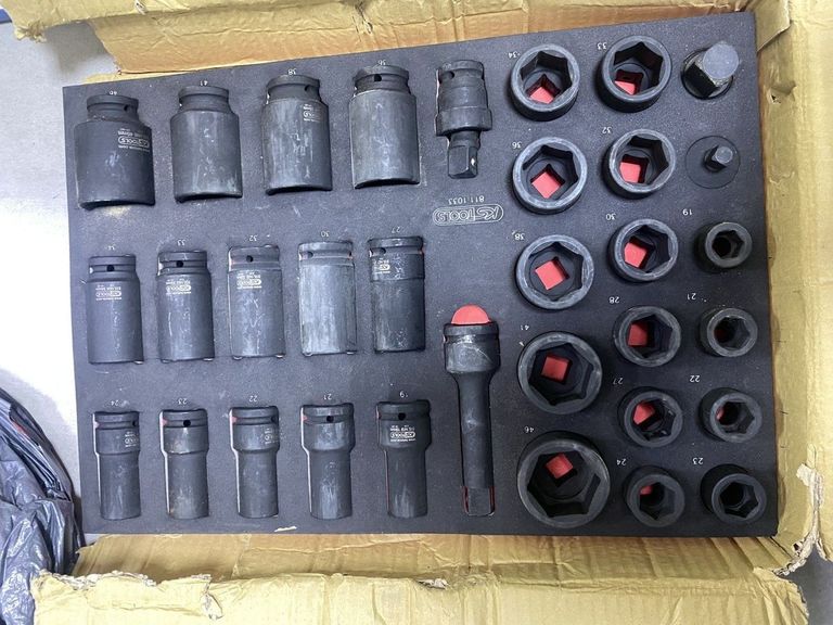 Оголошення Kraft-Stecknuss-Satz In Schaum ks tools 3/4" 33-tlg 811.1033 Б/У